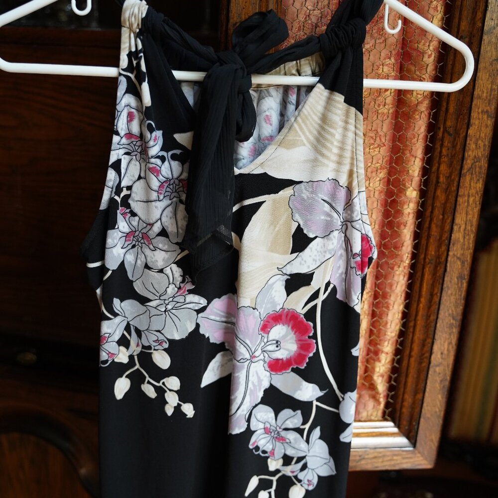 Tahari Sleeveless Floral Shirt